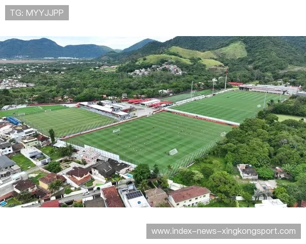 里昂准备通过国际合作提升青训的训练质量 里昂准备通过国际合作提升青训的训练质量