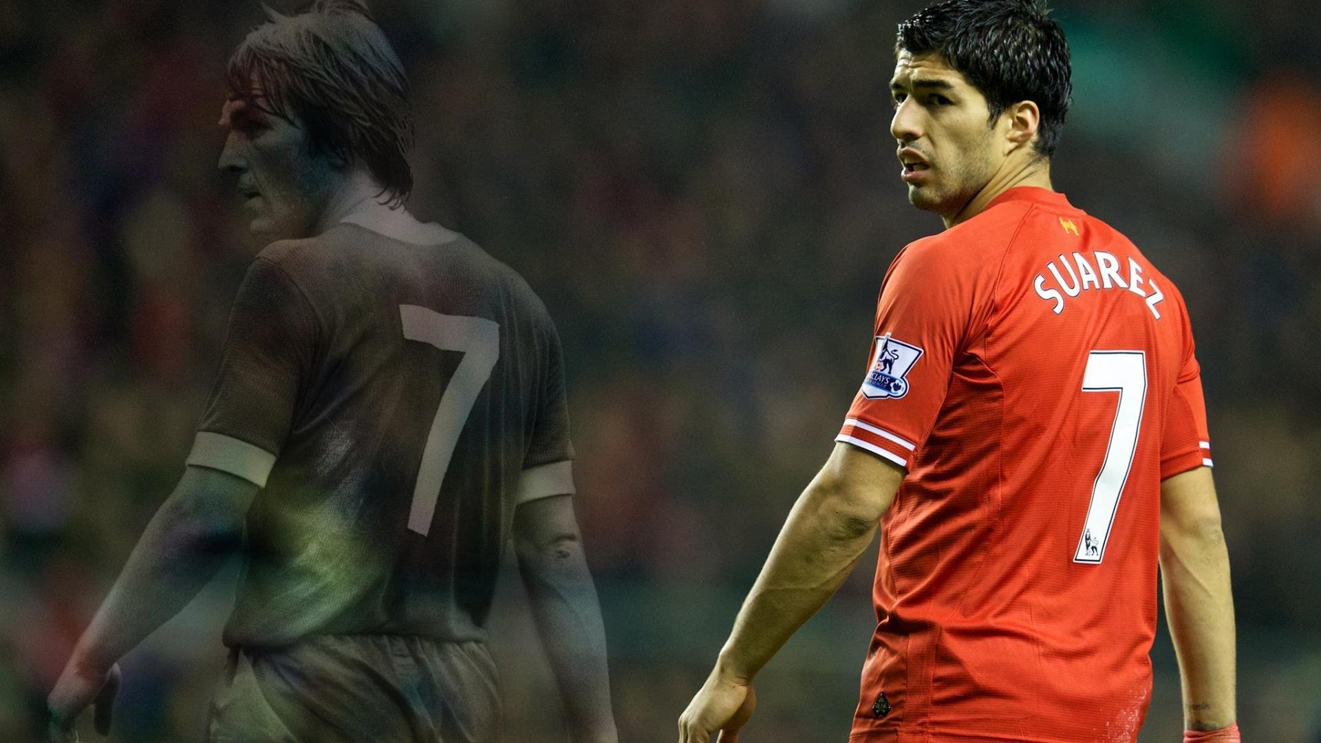 城市历史建筑梯跑赛 选手穿梭于老楼与钟楼之间